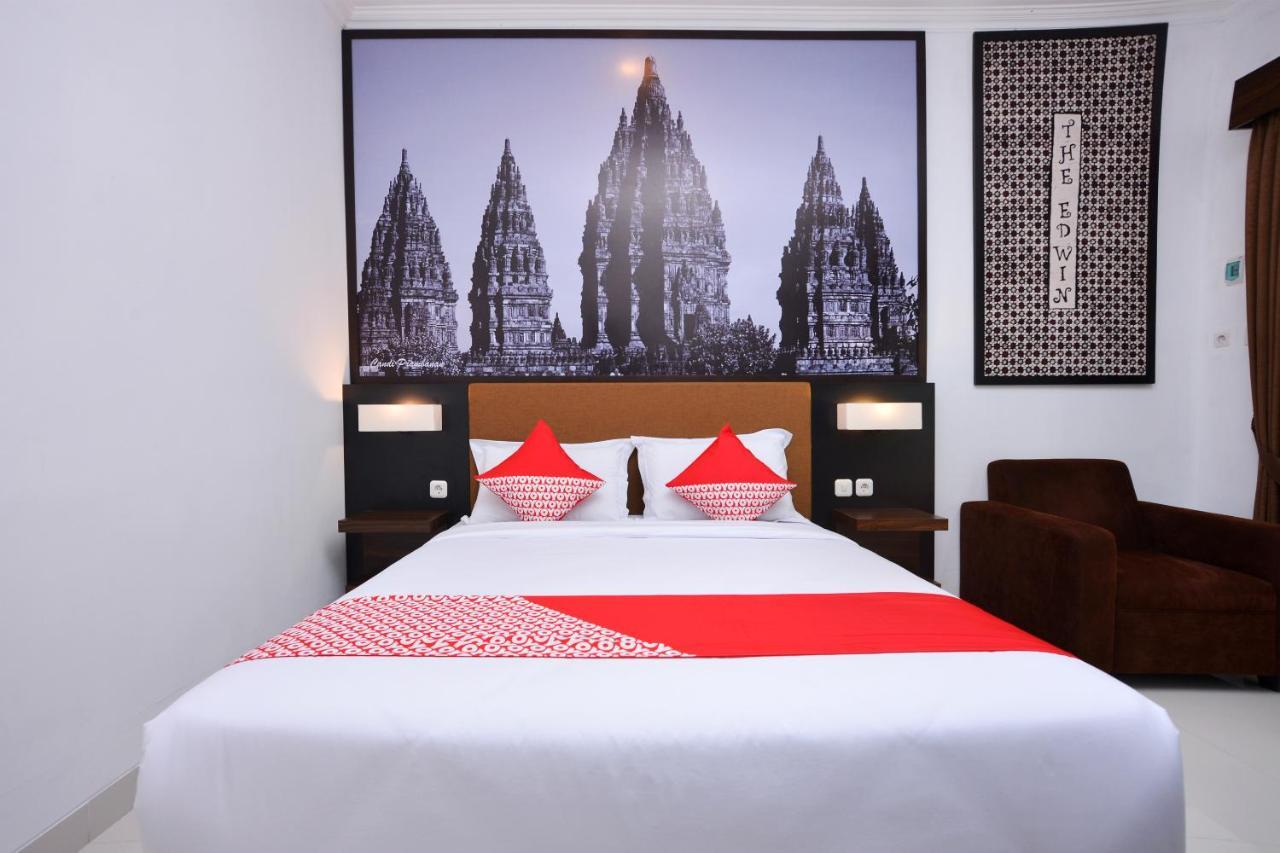 The Edwin Syariah Hotel Ngabean Exterior photo